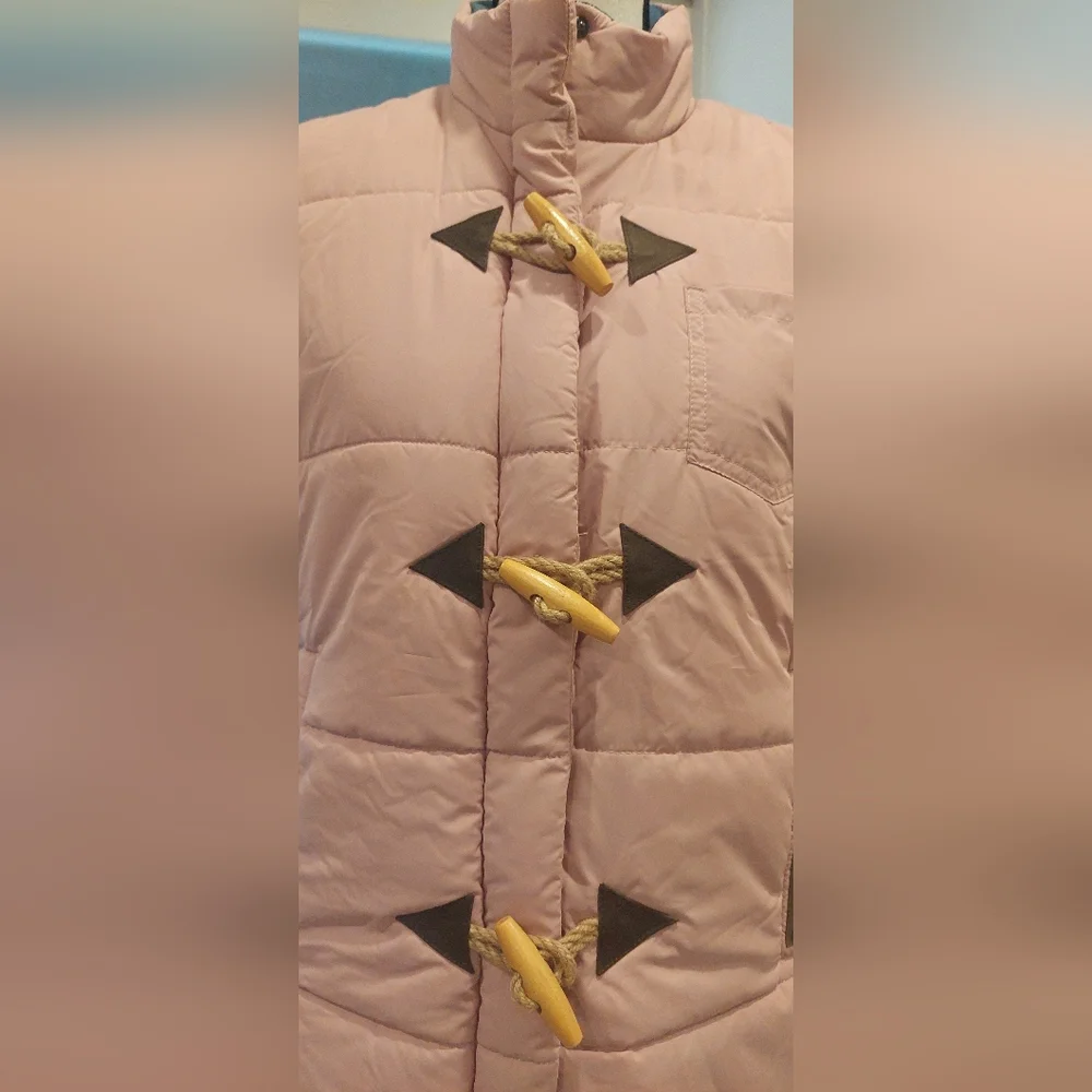 Legendary Whitetails Light Pink Vest with Yellow Toggles - Picture 3 of 9